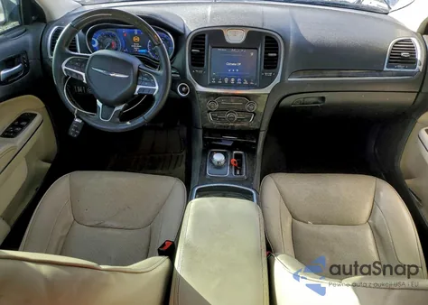 2016 Chrysler 300C z USA, uszkodzony, nr VIN 2C3CCAKG2GH111521